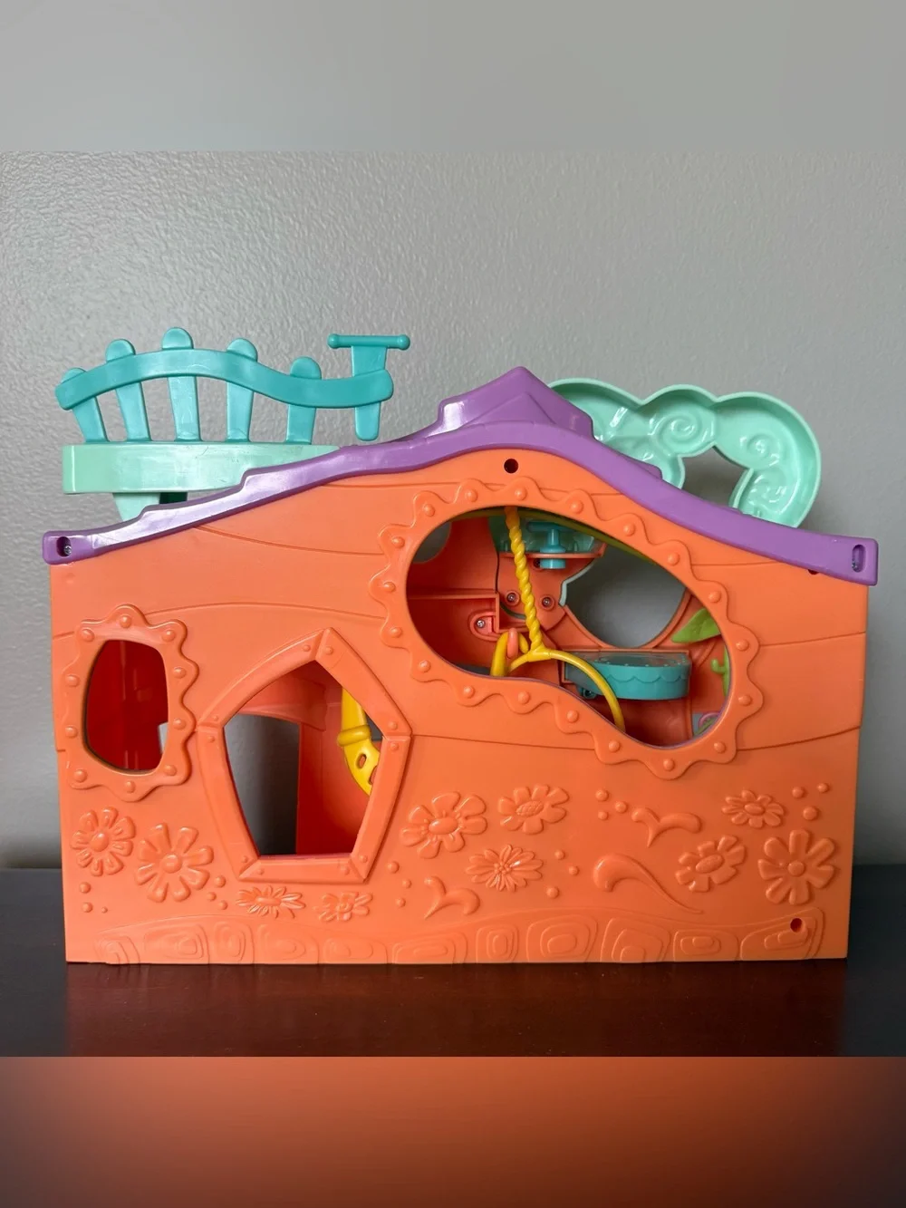 Hasbro LPS Littlest Pet Shop Orange Club Tree House Play Set Swings 2007 No Door